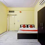 Hotel O Madhav Palace